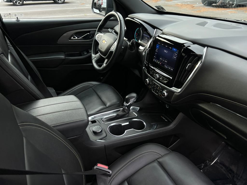 Used 2023 Chevrolet Traverse LT image 12