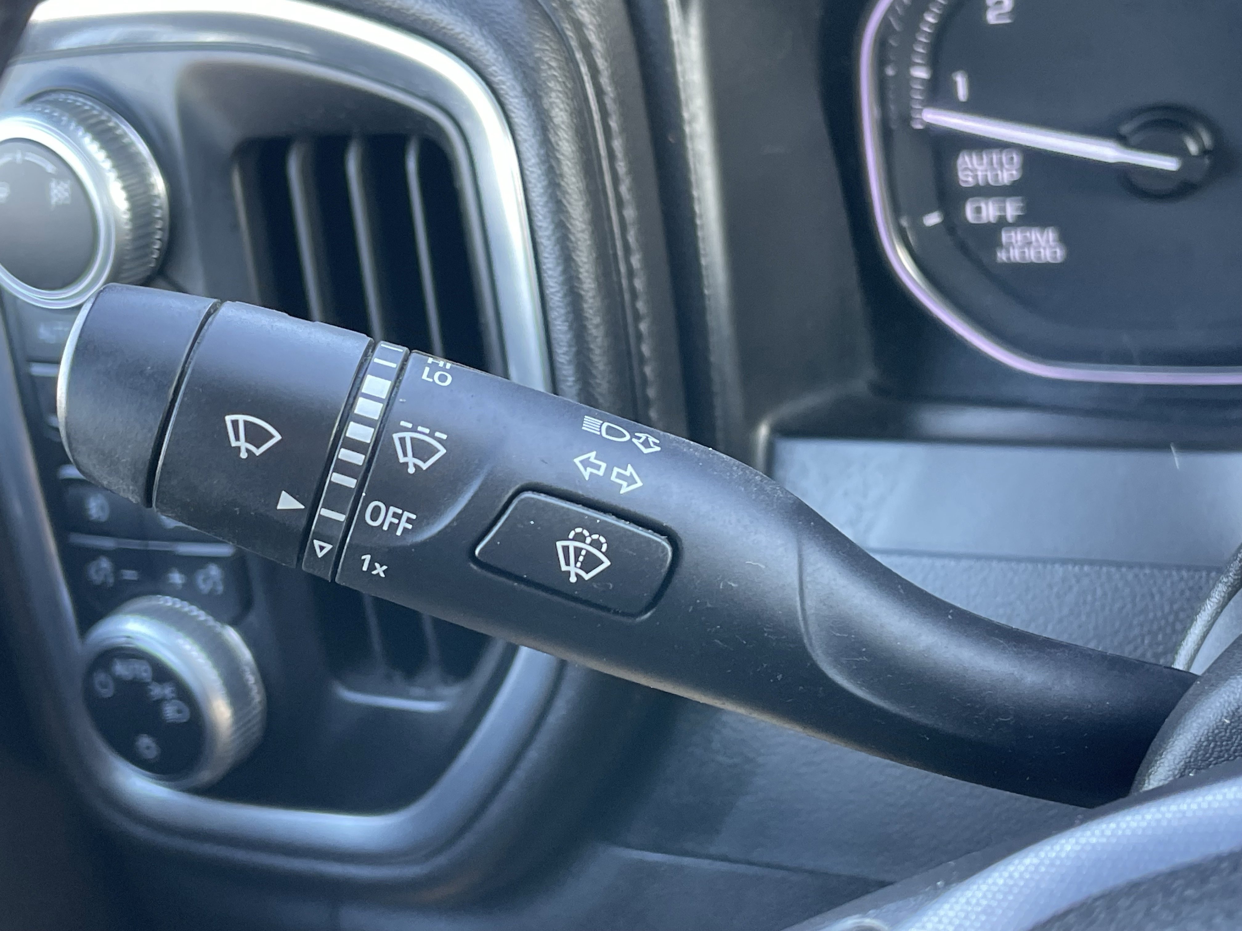 Used 2019 GMC Sierra 1500 Elevation image 18