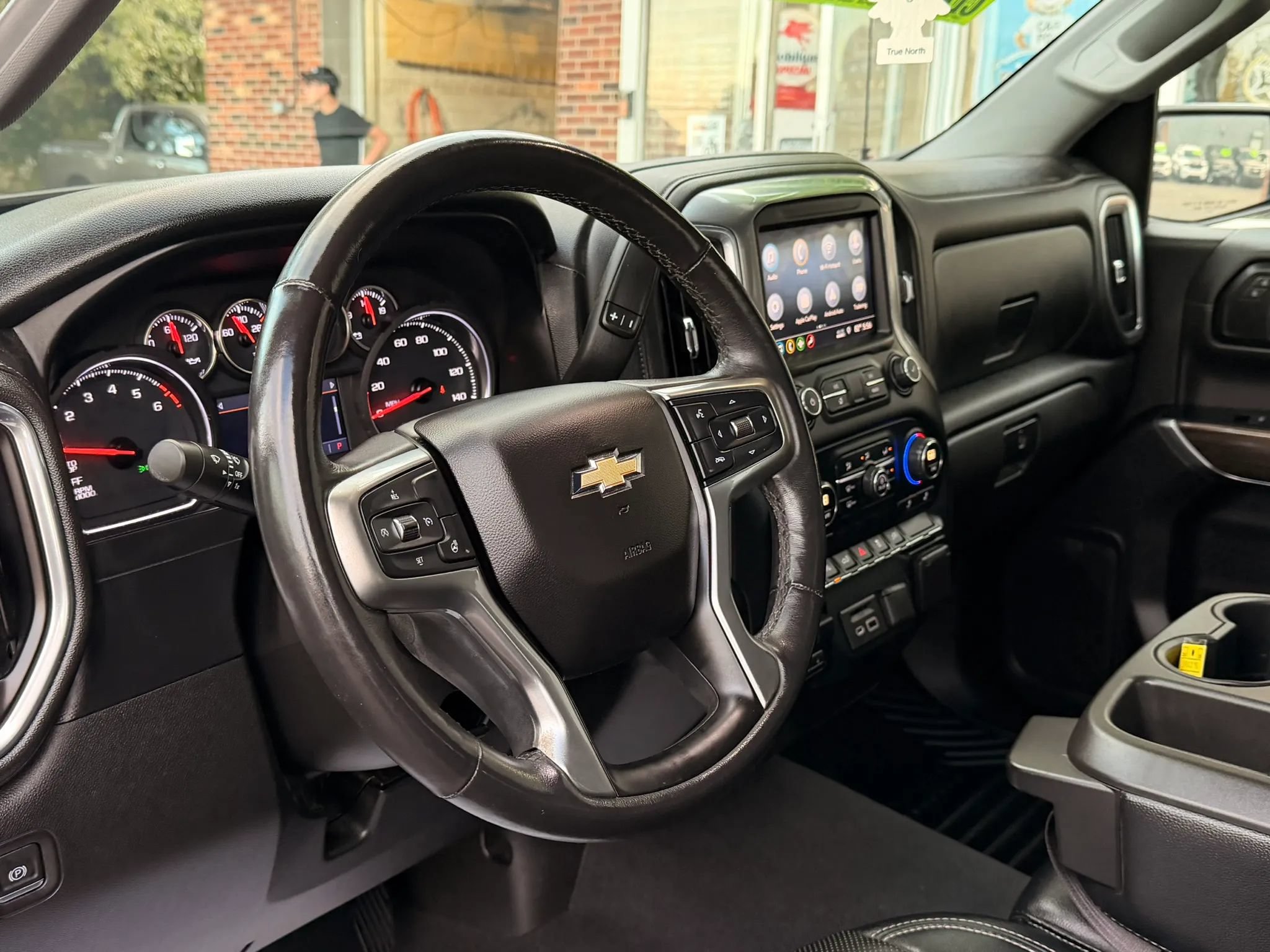 Used 2019 Chevrolet Silverado 1500 LT w/ All-Star Edition AWD/4WD image 9