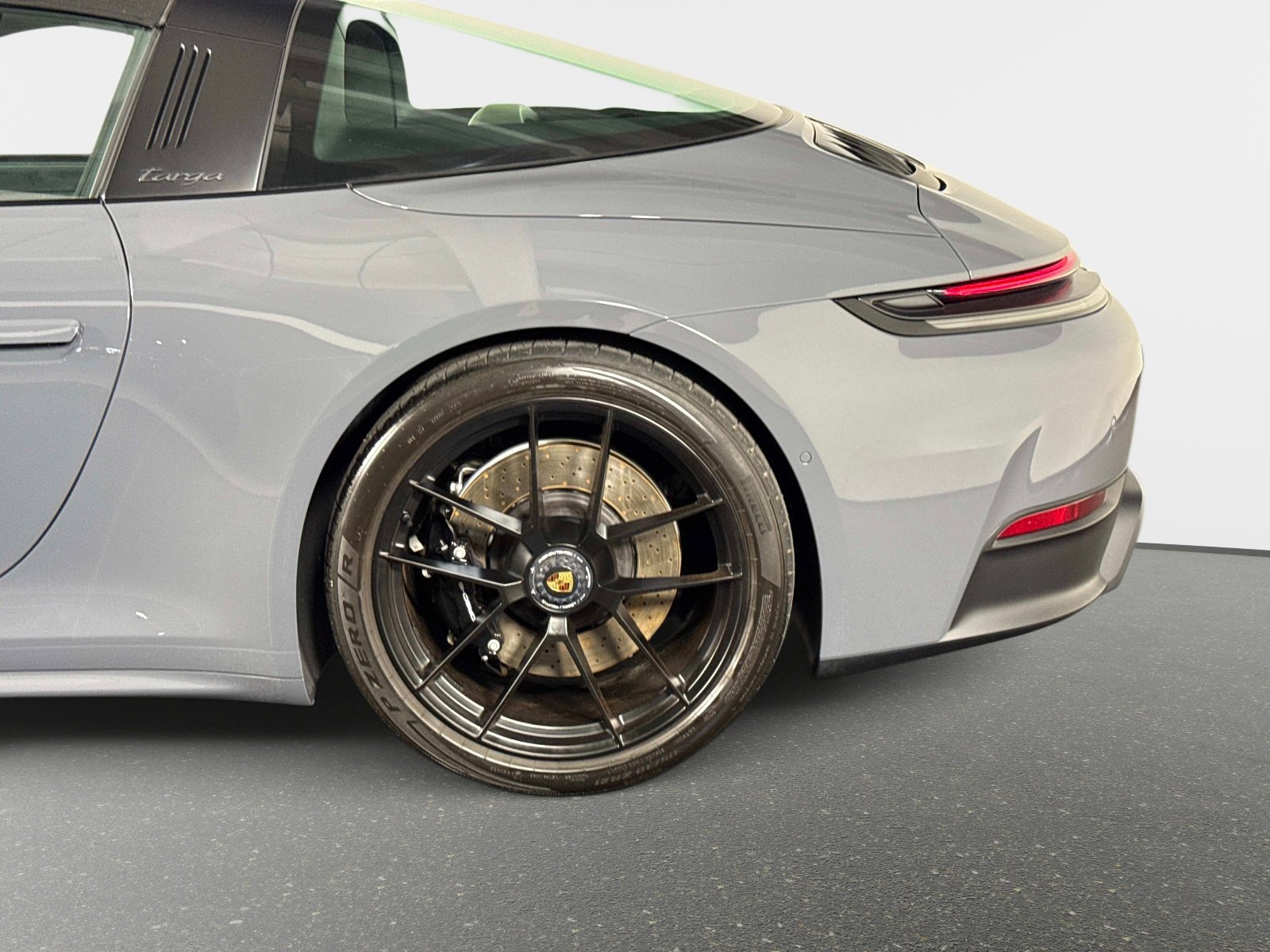 Used 2025 Porsche 911 Targa 4 GTS image 17