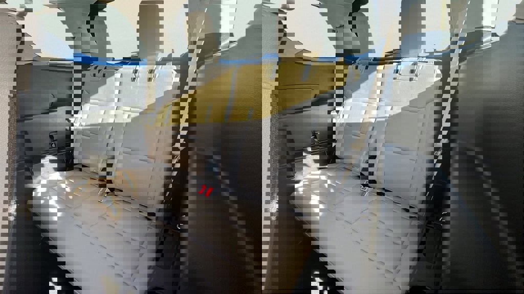 Used 2020 Ford Explorer XLT w/ Equipment Group 202A image 19