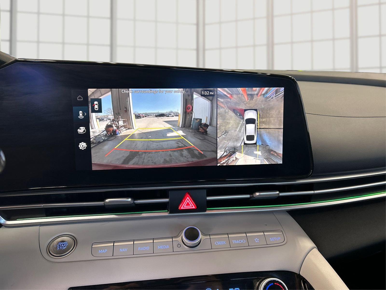 Used 2024 Hyundai Elantra Limited image 27