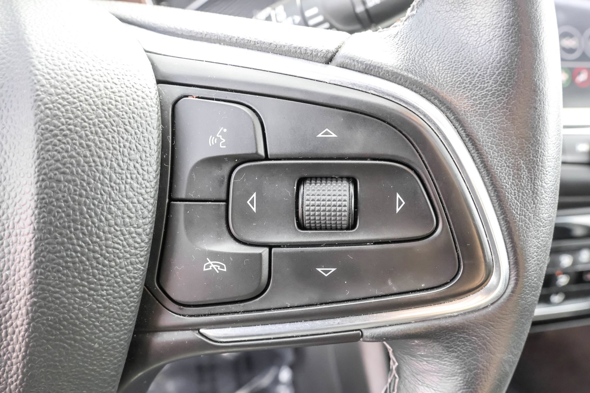 Used 2021 Buick Encore GX Essence w/ Experience Buick Package AWD/4WD image 30