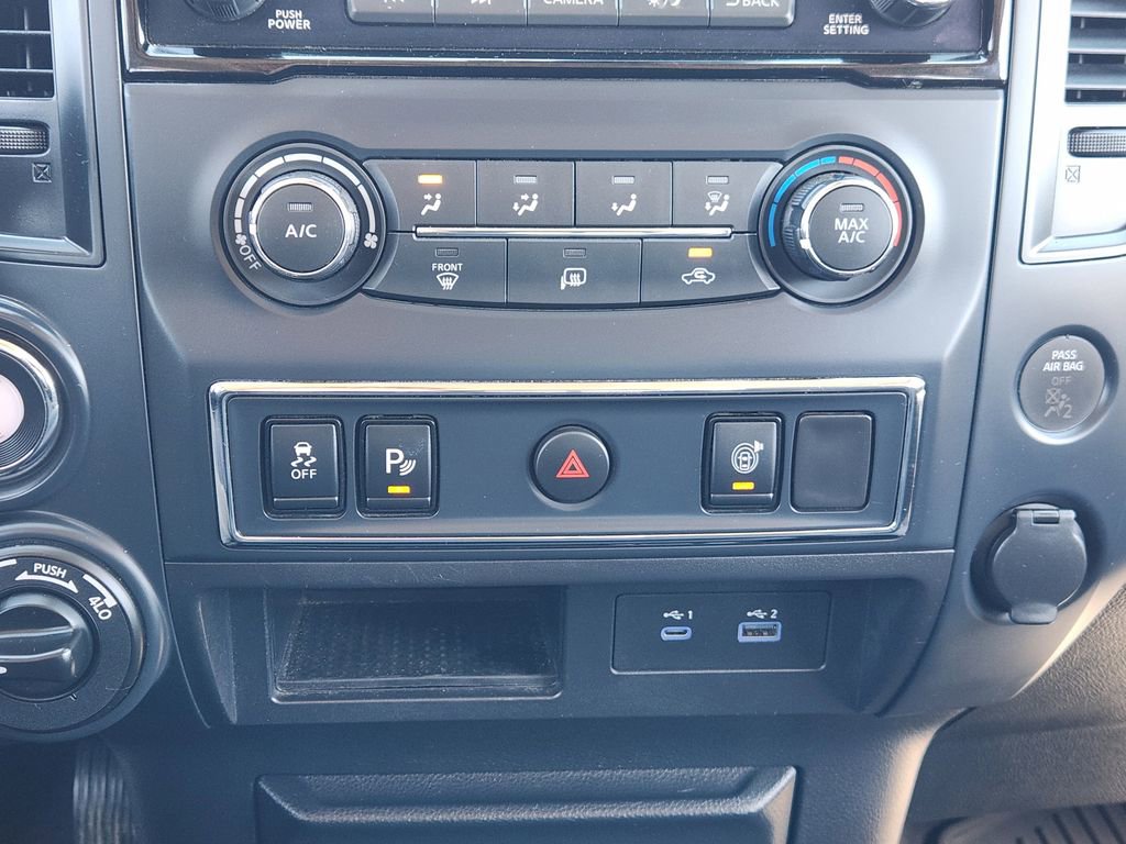 Used 2022 Nissan Titan SV image 15