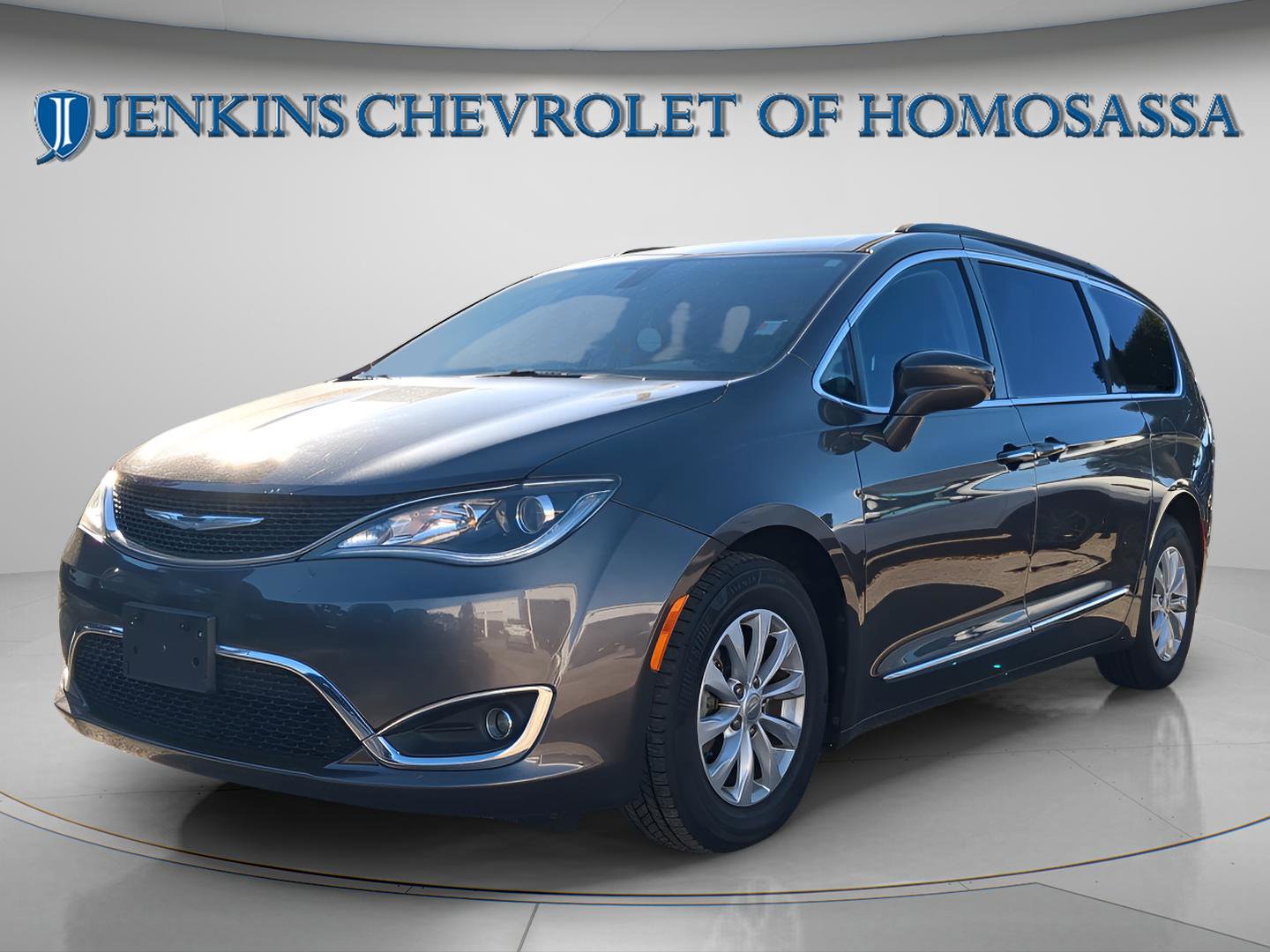 Used 2017 Chrysler Pacifica Touring-L image 7