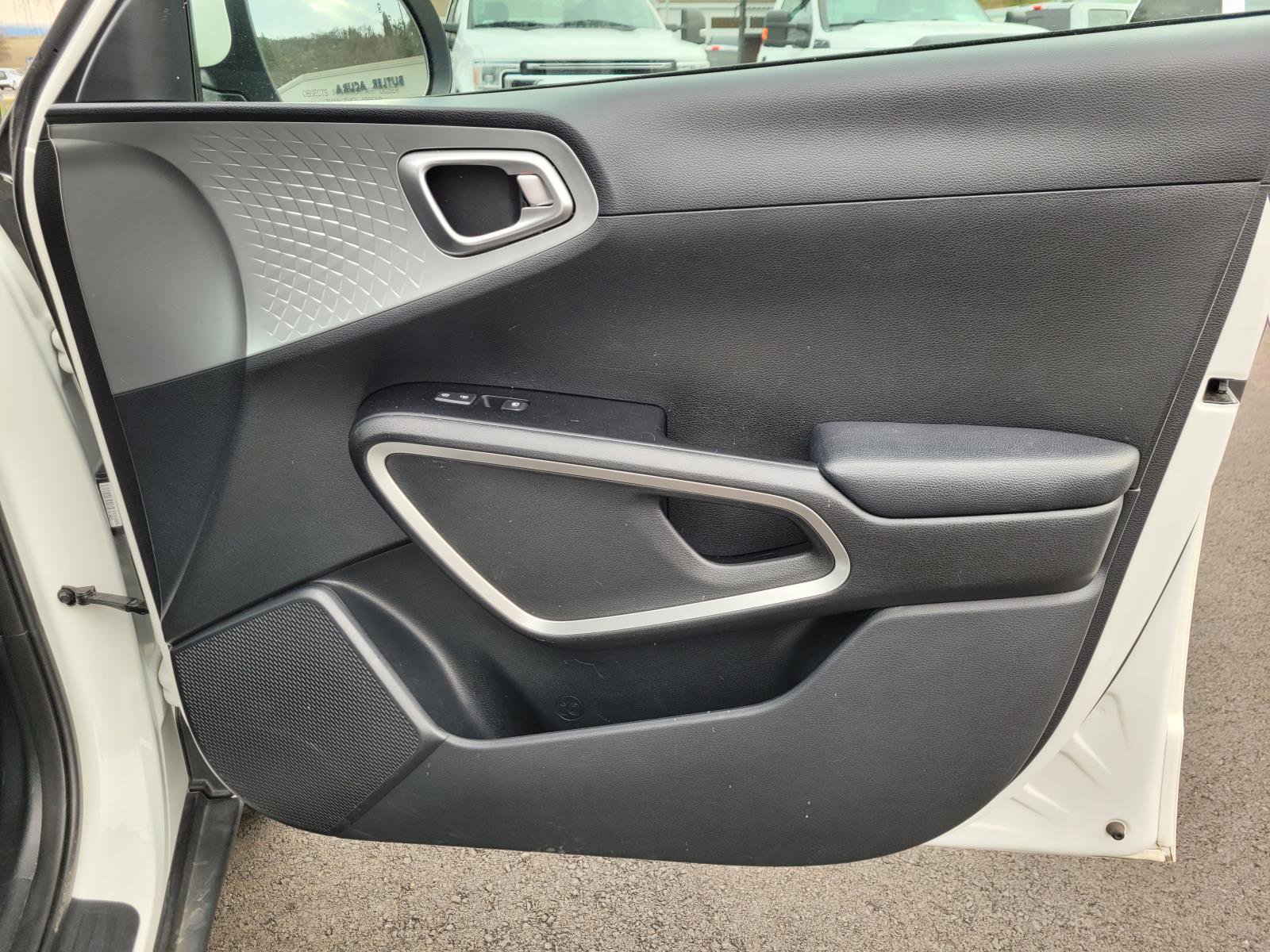 Used 2024 Kia Soul LX w/ Option Group 015 image 19