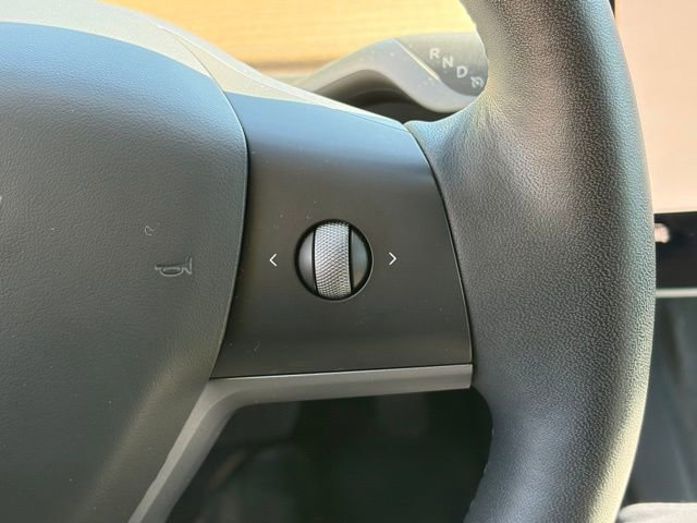 Used 2023 Tesla Model 3 Standard Range image 12
