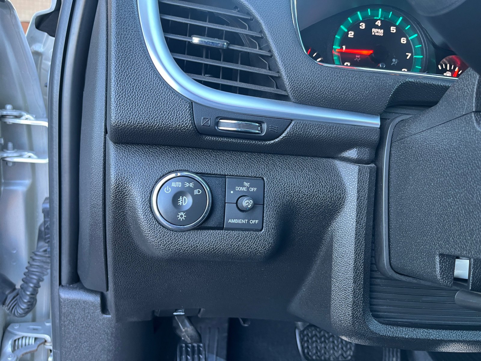 Used 2017 Chevrolet Traverse LT image 12