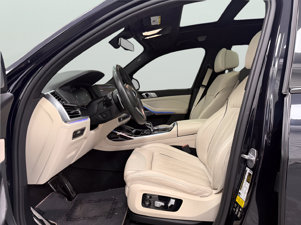 Used 2020 BMW X7 M50i w/ Dynamic Handling Package AWD/4WD image 14