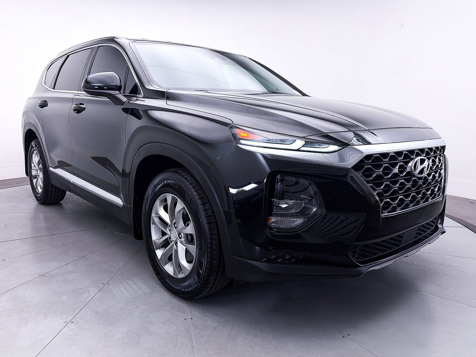 Used 2020 Hyundai Santa Fe SE FWD image 8