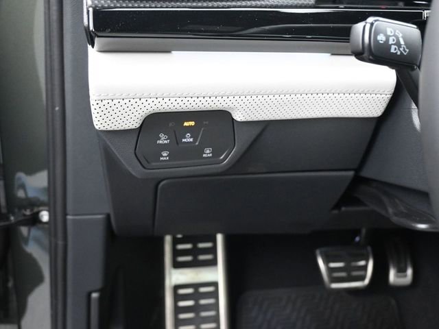 New 2025 Volkswagen Atlas Cross Sport SEL Premium R-Line AWD/4WD image 20