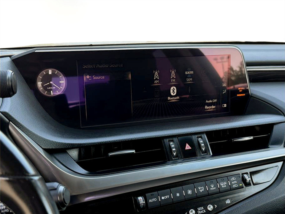 Used 2021 Lexus ES 300h w/ Premium Package image 17
