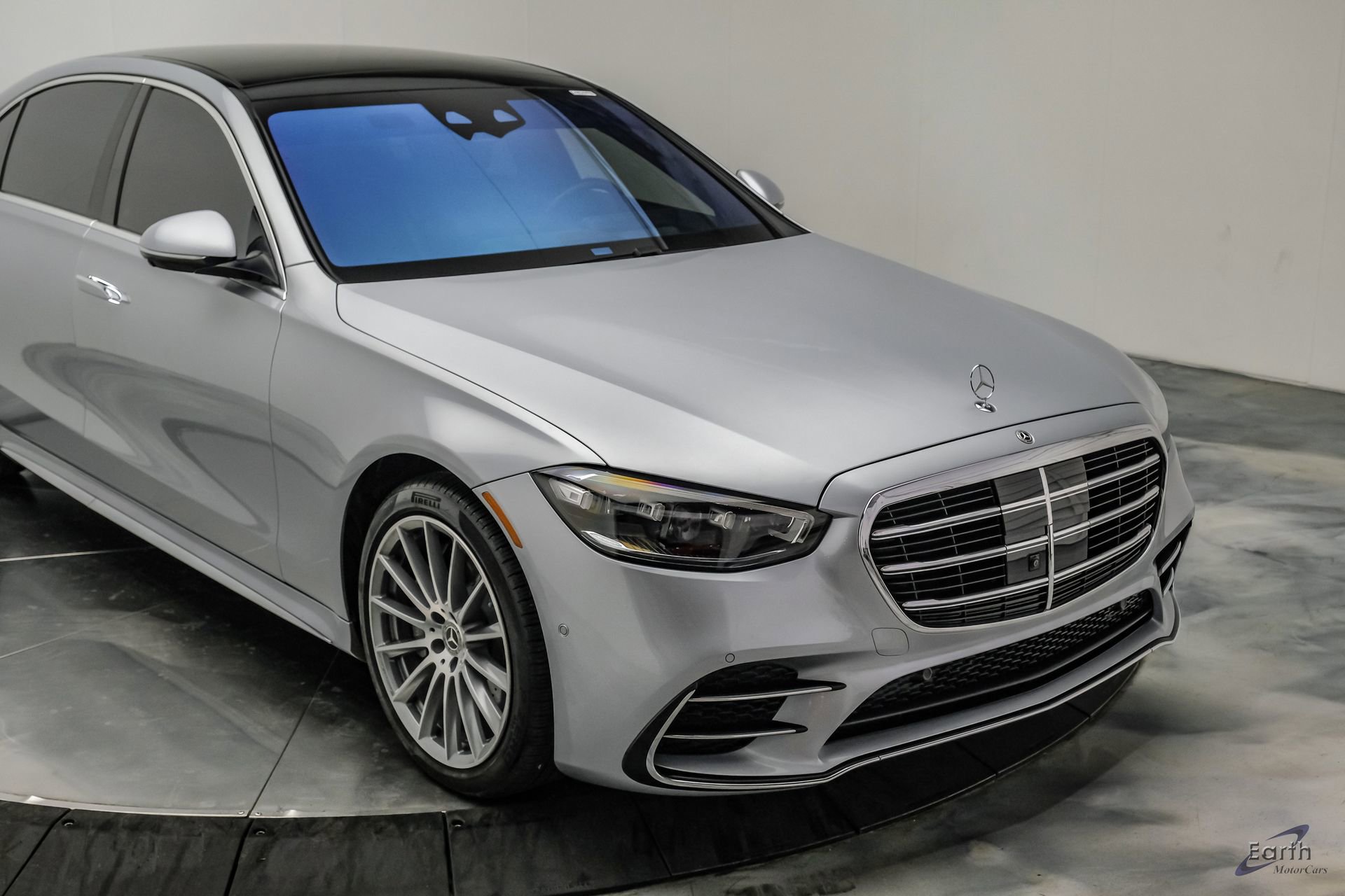 Used 2022 Mercedes-Benz S 580 4MATIC Sedan w/ AMG Line Package image 33