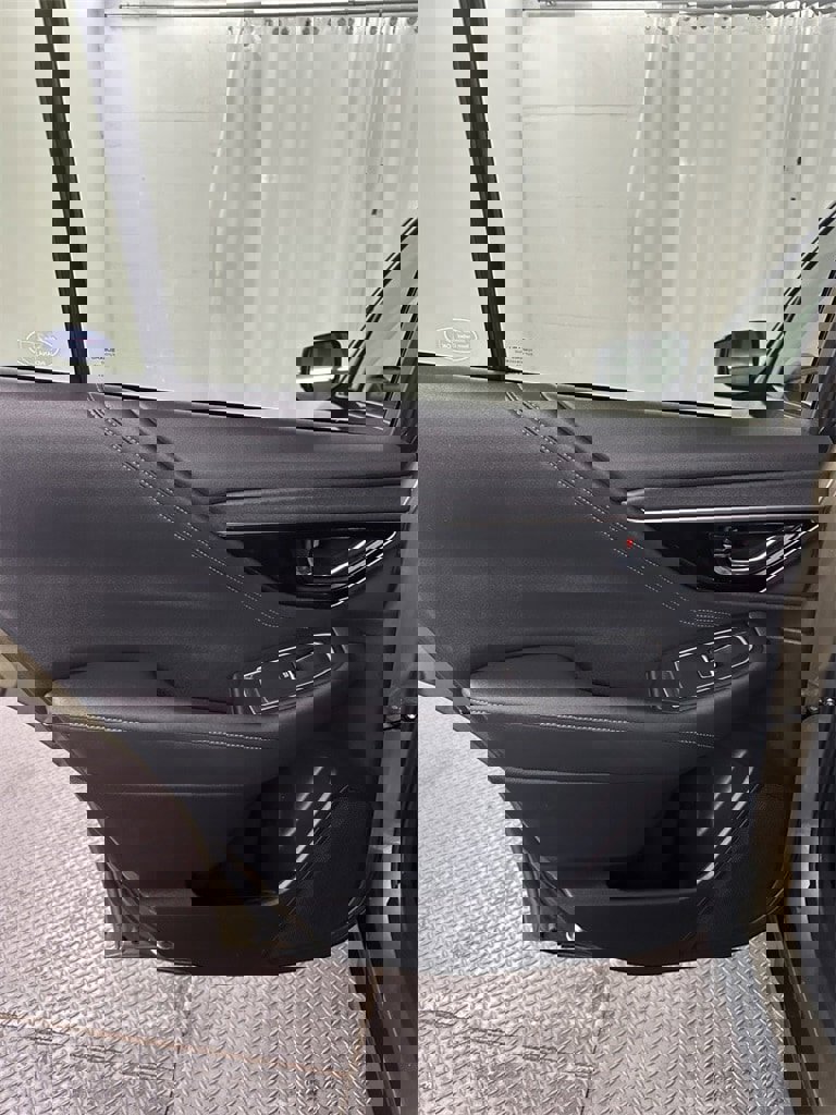 Used 2023 Subaru Outback Limited image 27