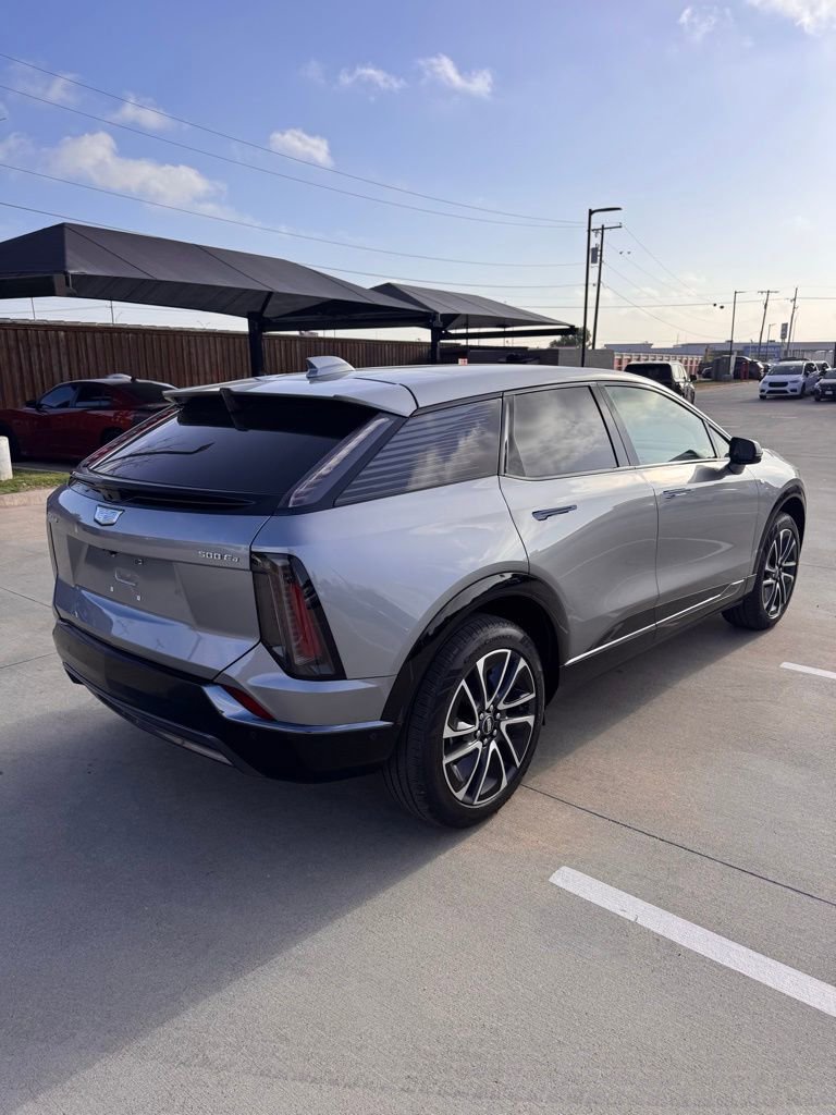 Used 2025 Cadillac Optiq Sport 1 image 8