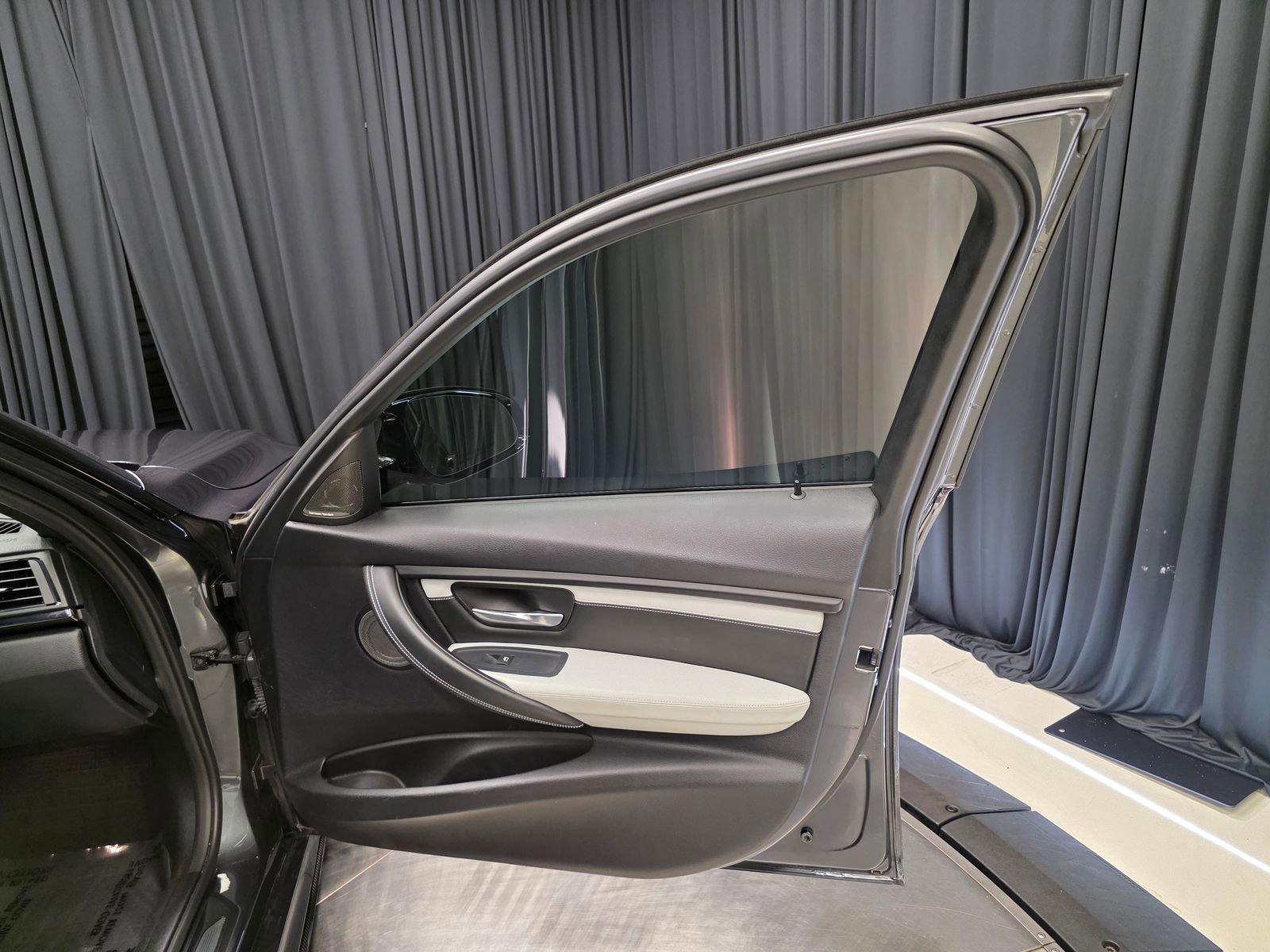 Used 2015 BMW M3 image 38