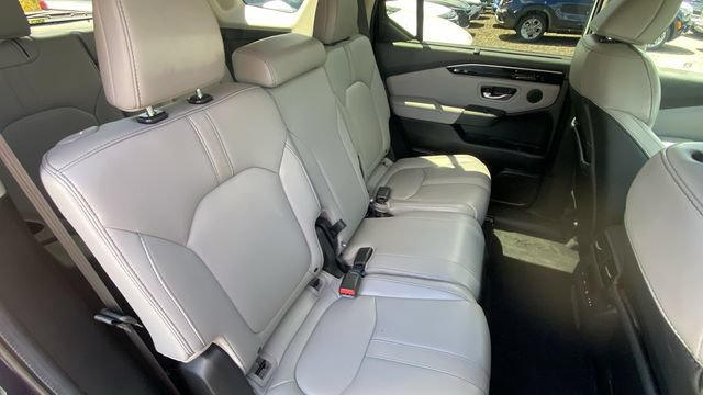 Used 2024 Honda Pilot Touring image 13