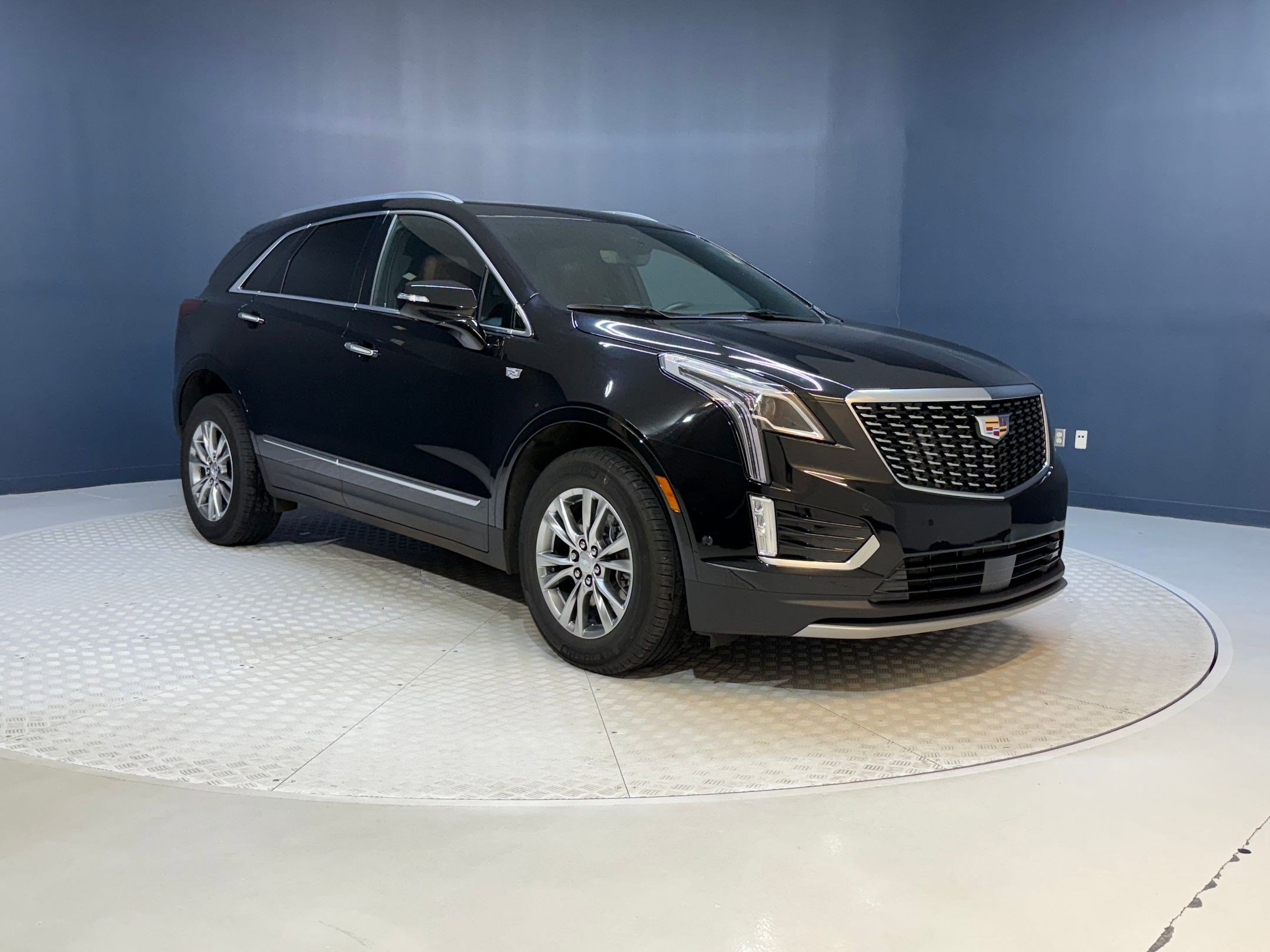 Certified 2022 Cadillac XT5 Premium Luxury w/ Technology Package image 7