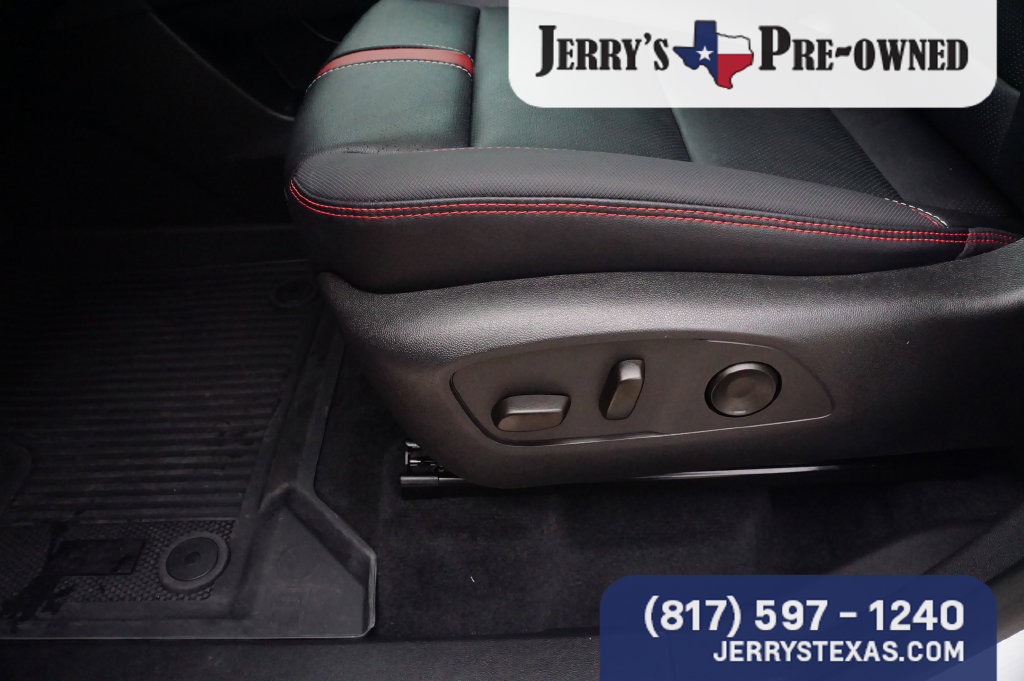 Used 2026 Chevrolet Traverse RS FWD image 17