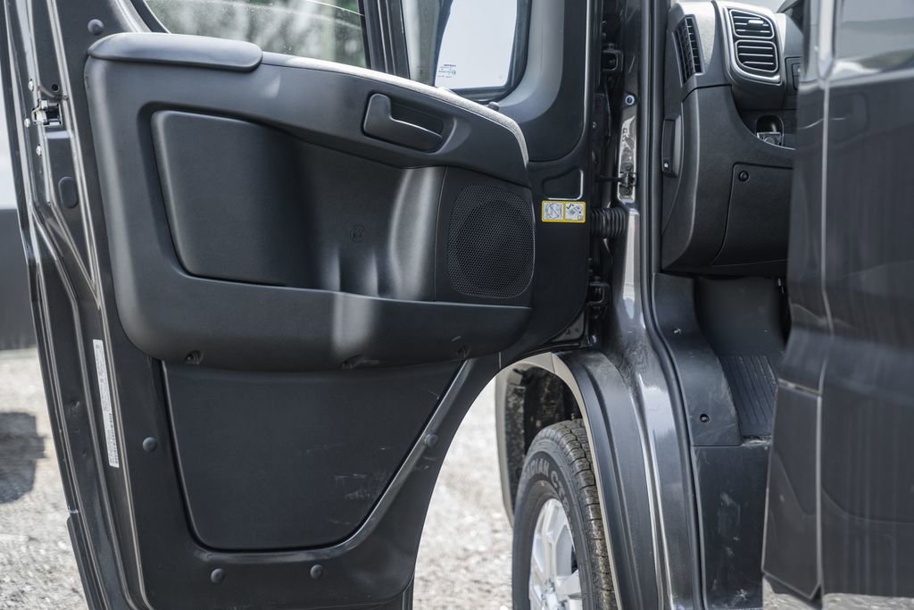 New 2025 RAM ProMaster 3500 w/ Quick Order Package 22G SLT image 31