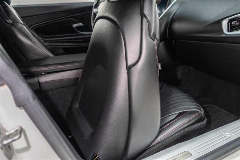 Used 2018 Aston Martin DB11 V12 RWD image 44