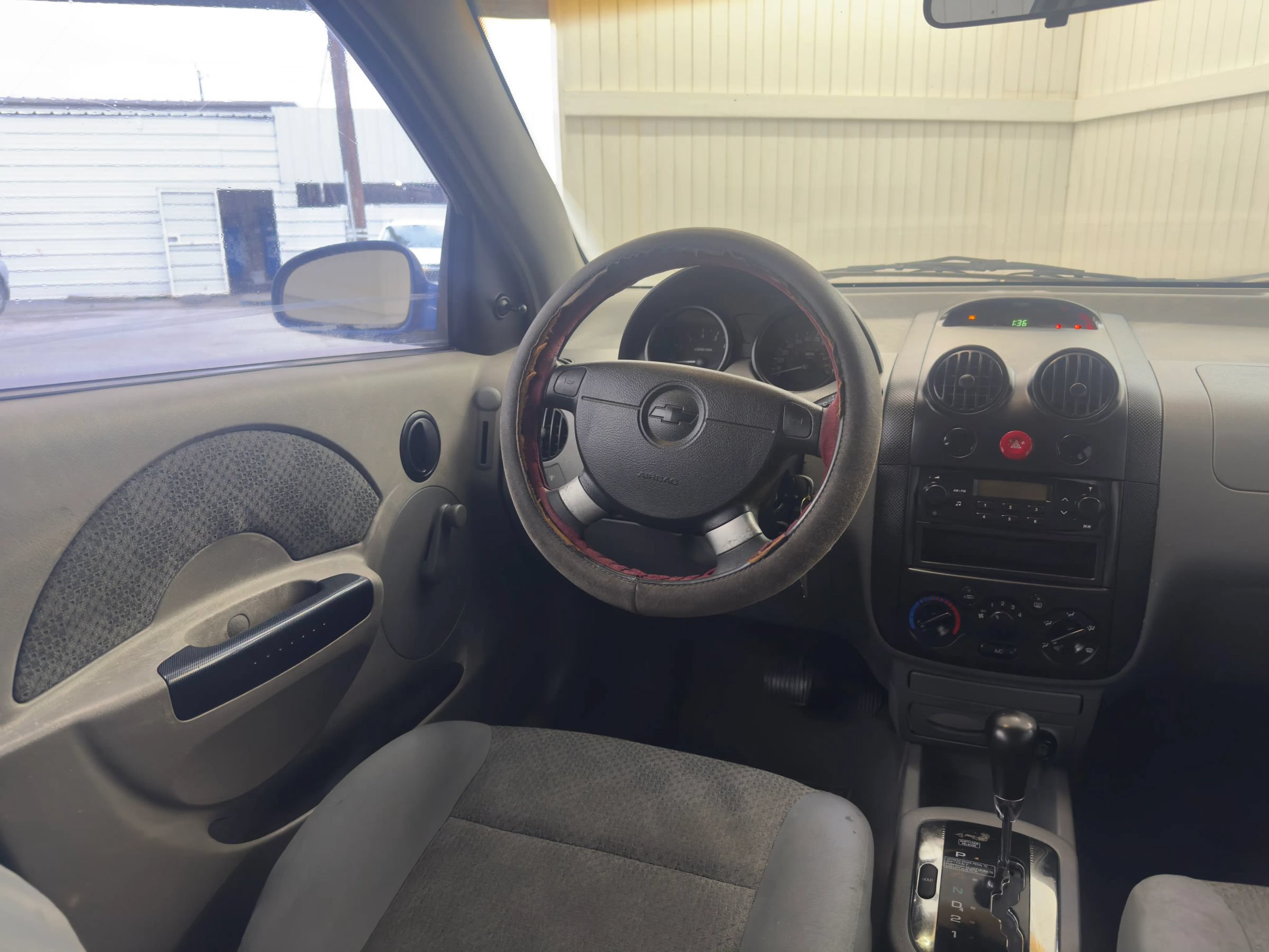 Used 2004 Chevrolet Aveo Hatchback FWD image 14