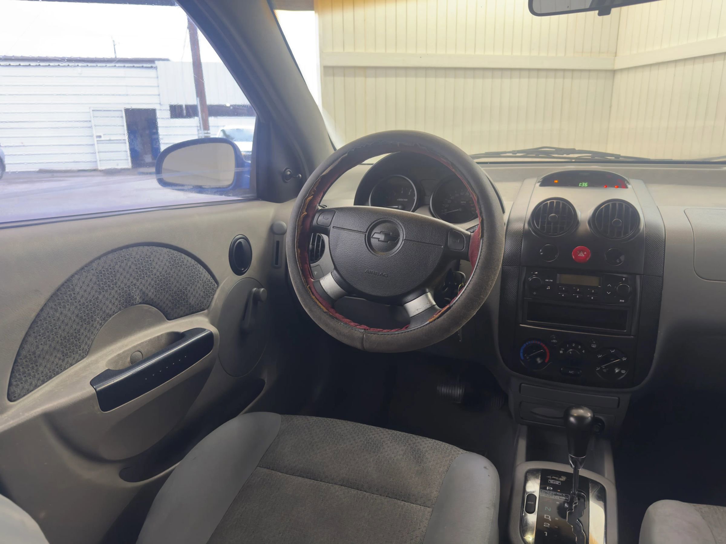 Used 2004 Chevrolet Aveo Hatchback image 14