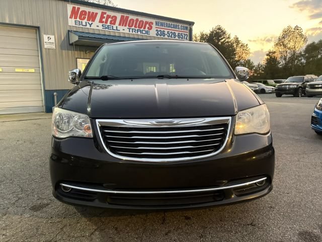 Used 2015 Chrysler Town & Country Touring-L w/ Driver Convenience Group FWD image 8