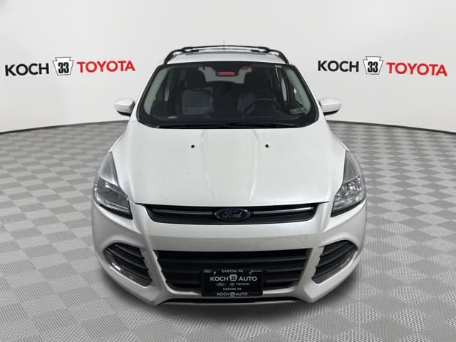 Used 2015 Ford Escape SE image 2