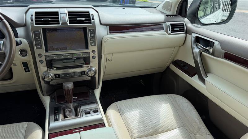 Used 2019 Lexus GX 460 Premium w/ Premium Package AWD/4WD image 18