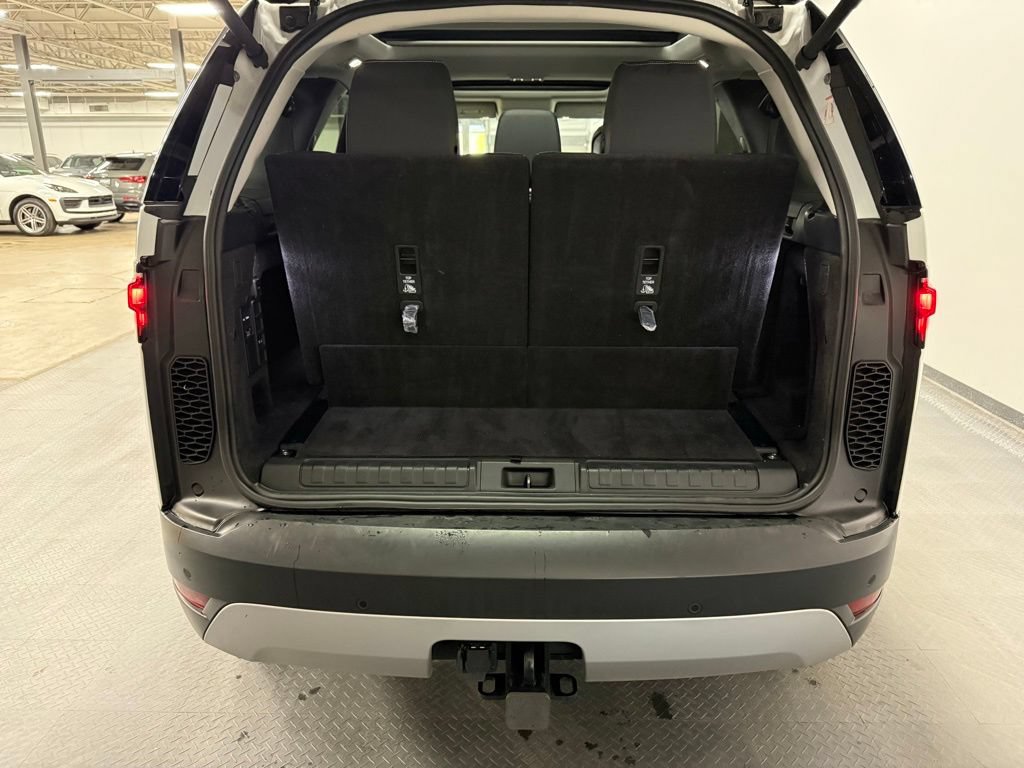 Used 2024 Land Rover Discovery S AWD/4WD image 21
