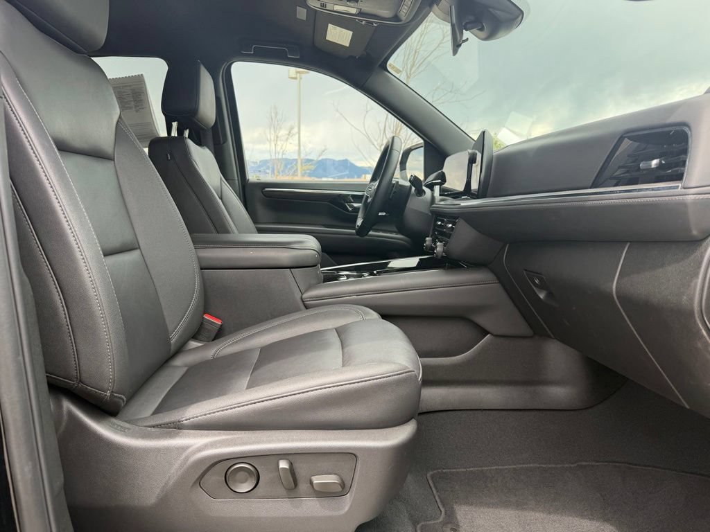 Used 2025 Chevrolet Tahoe LT AWD/4WD image 29