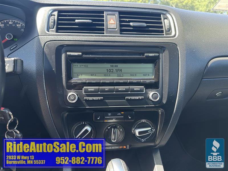Used 2011 Volkswagen Jetta SE FWD image 20