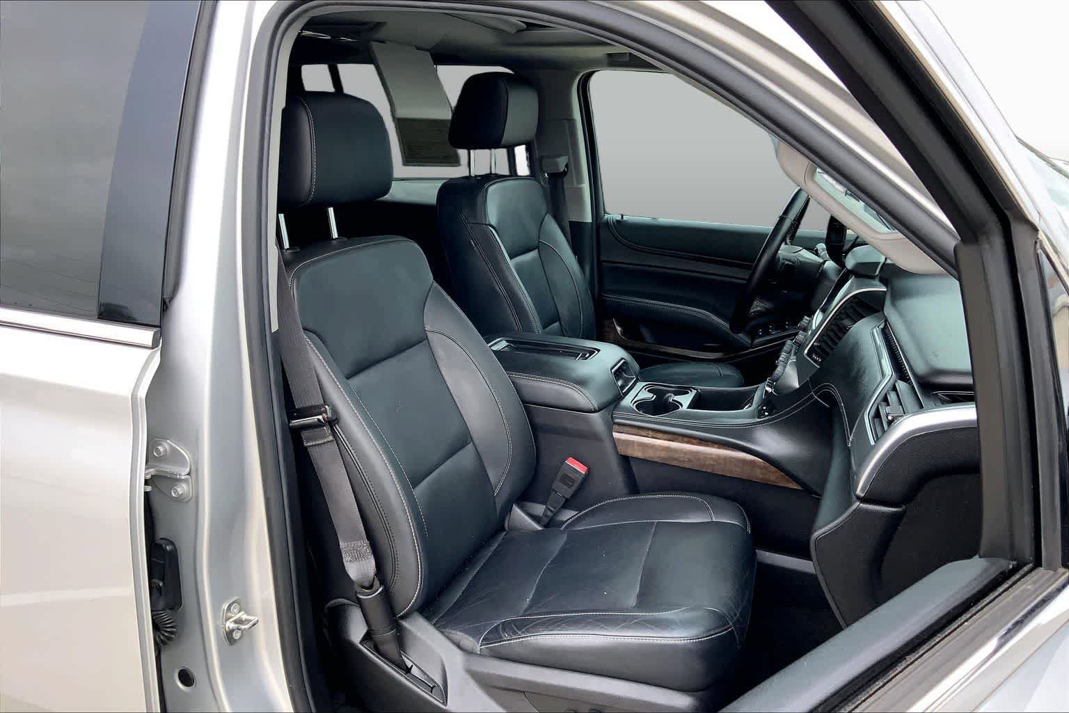 Certified 2018 Chevrolet Suburban LT RWD image 9