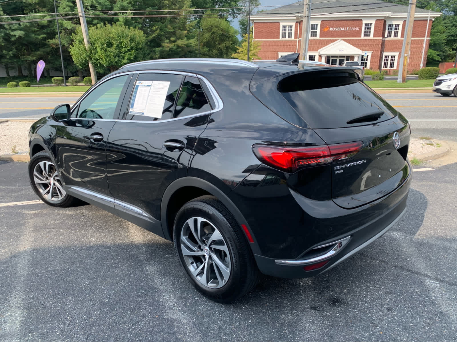 Used 2022 Buick Envision Essence w/ Technology Package I AWD/4WD image 4