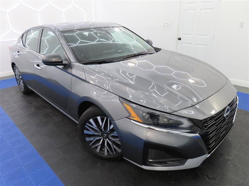 Used 2025 Nissan Altima 2.5 SV FWD image 5