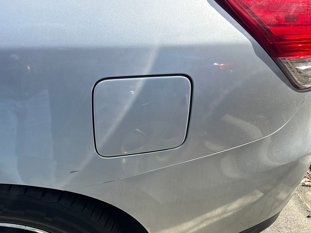 Used 2013 Nissan Pathfinder Platinum image 17