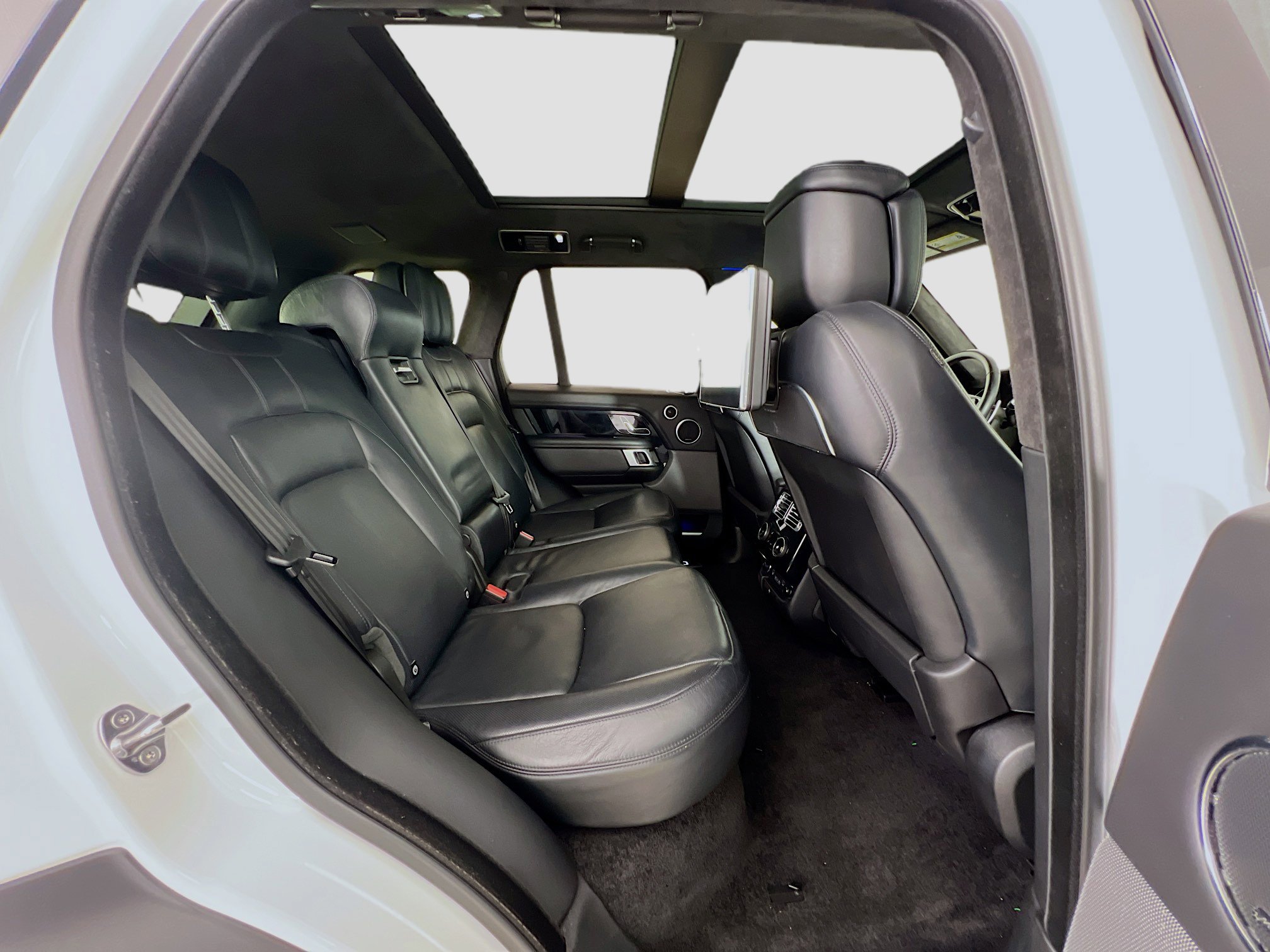 Used 2019 Land Rover Range Rover Autobiography image 31