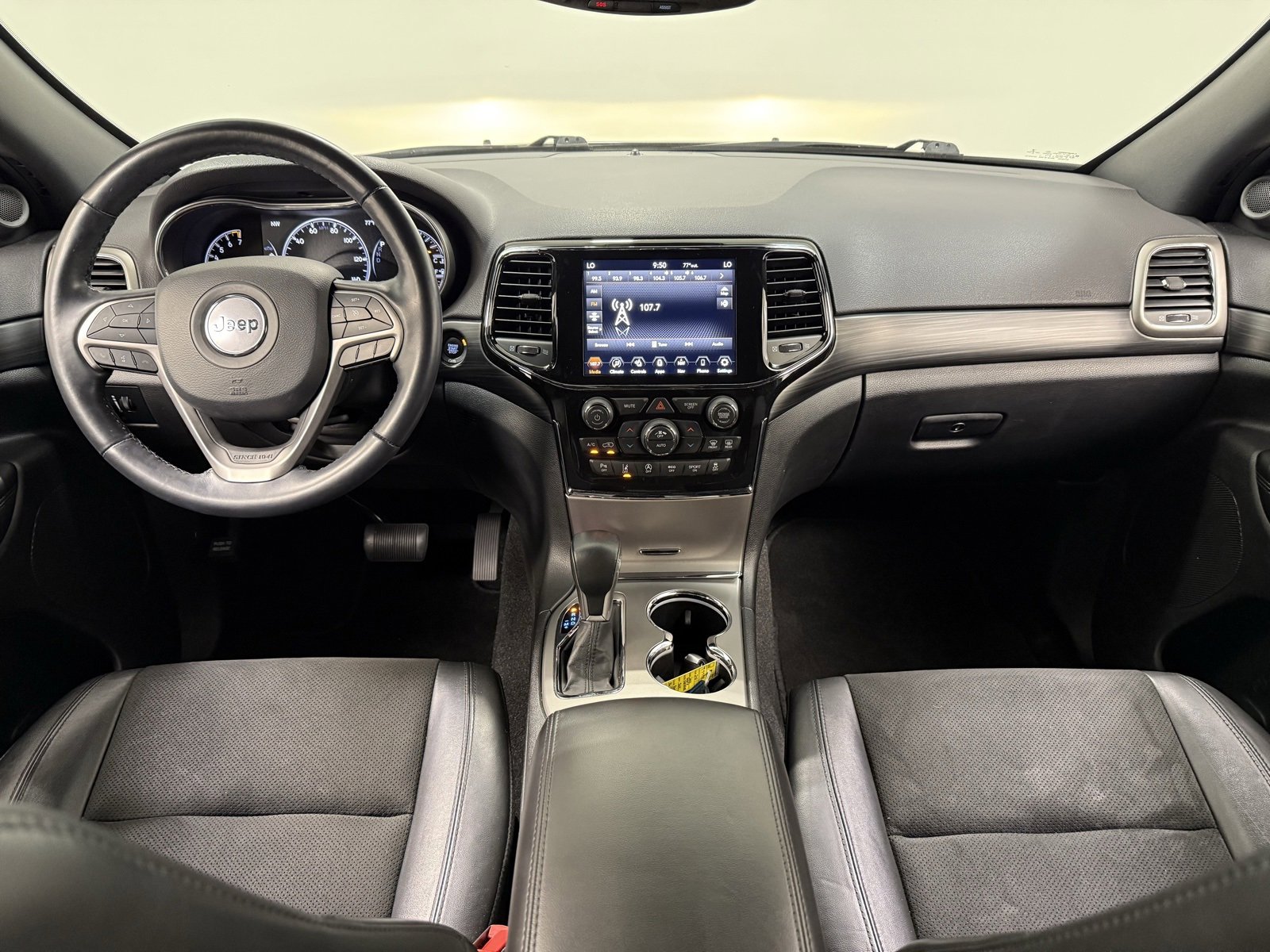 Used 2021 Jeep Grand Cherokee Laredo X image 17