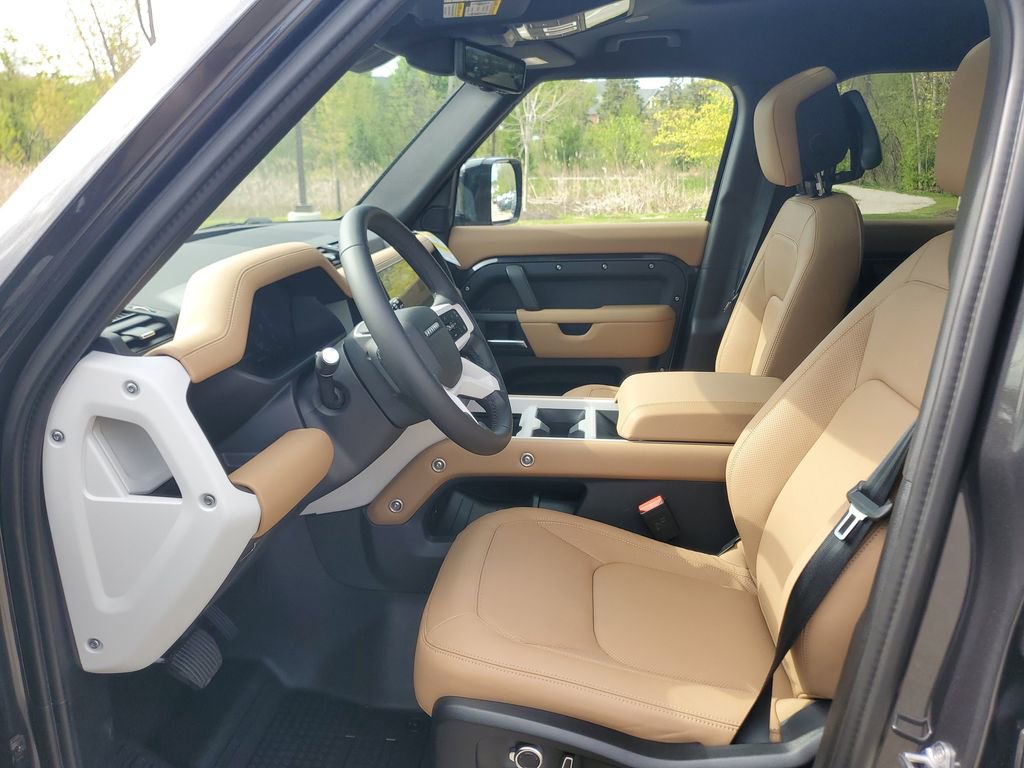 New 2026 Land Rover Defender 130 X-Dynamic SE AWD/4WD image 12