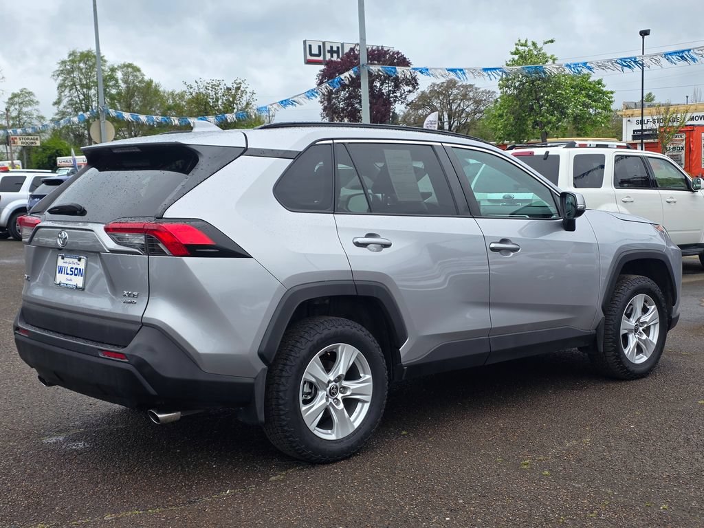 Used 2021 Toyota RAV4 XLE w/ XLE Grade Weather Package AWD/4WD image 29