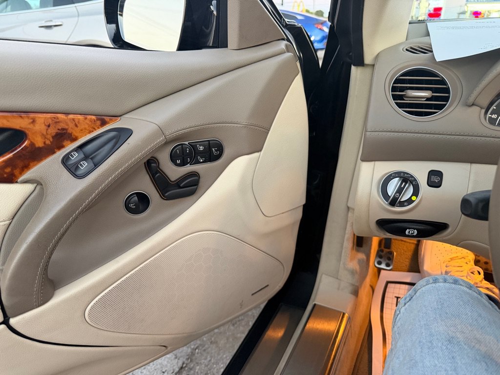 Used 2011 Mercedes-Benz SL 550 image 22