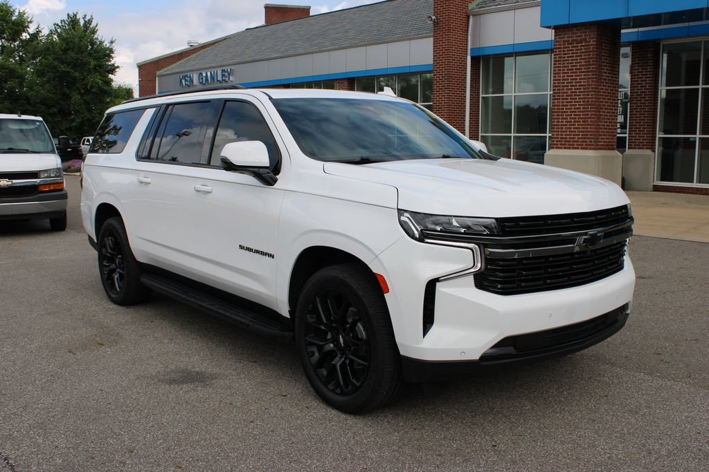 Used 2022 Chevrolet Suburban RST w/ Luxury Package AWD/4WD image 4