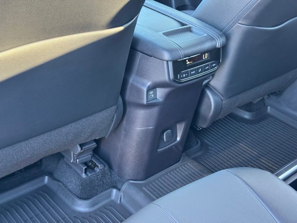Used 2025 Toyota Grand Highlander FWD image 29