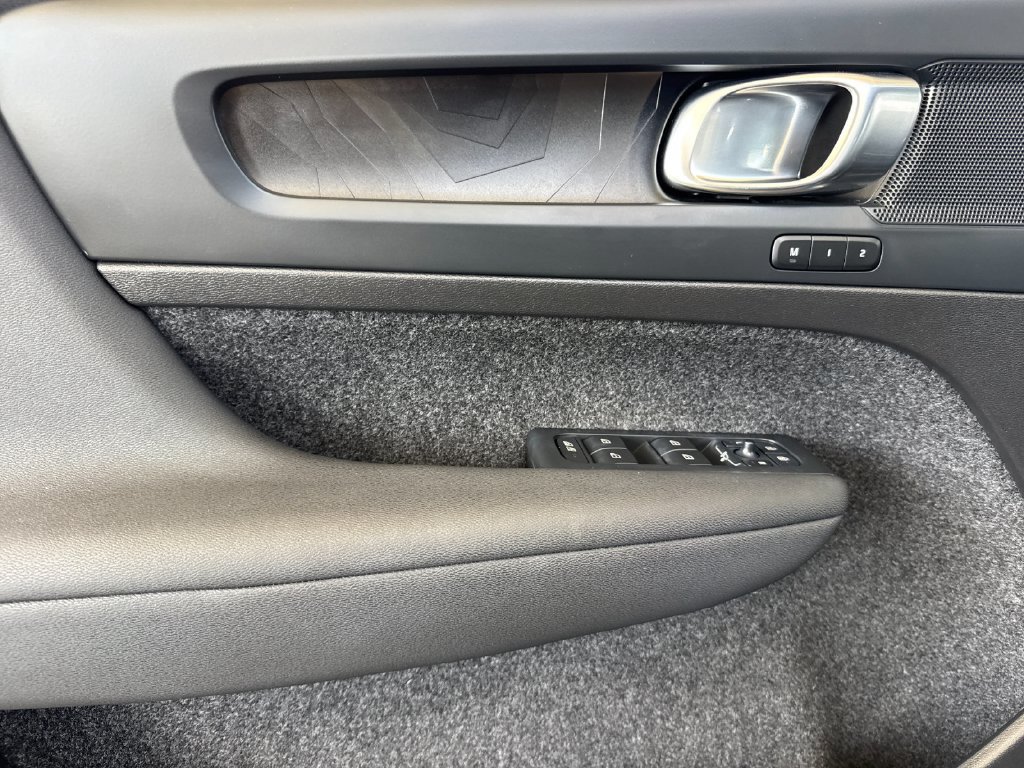 Certified 2023 Volvo XC40 Recharge Core w/ Protection Package Premier AWD/4WD image 10