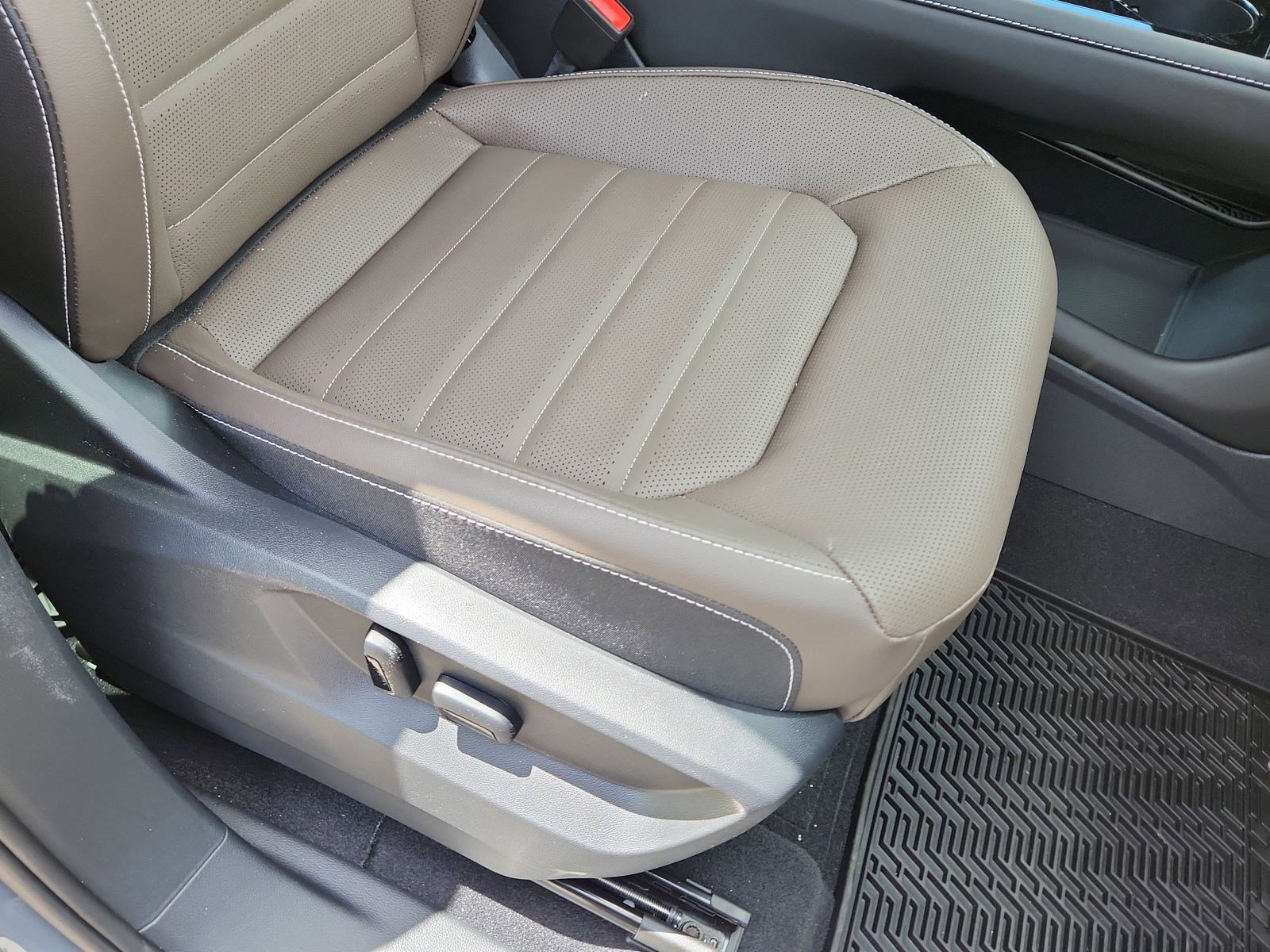 New 2025 Volkswagen Atlas SEL image 17