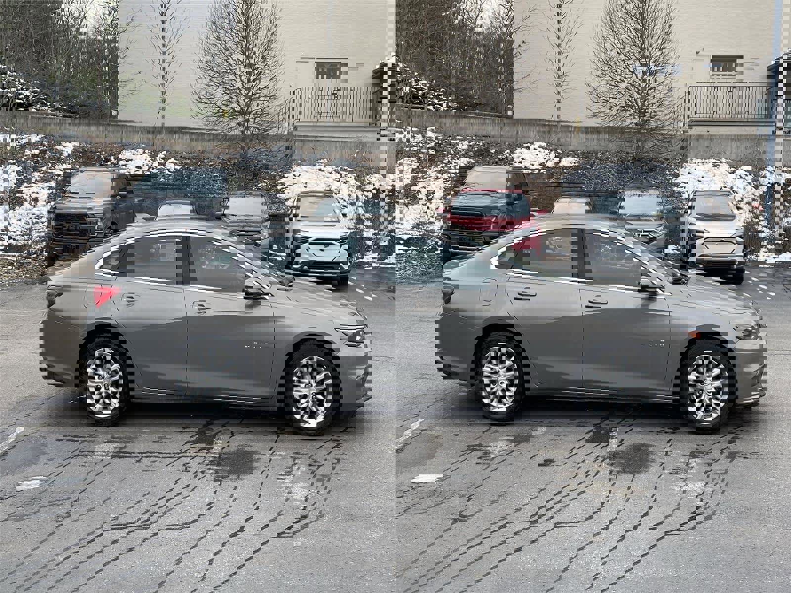 Used 2017 Chevrolet Malibu LT image 6