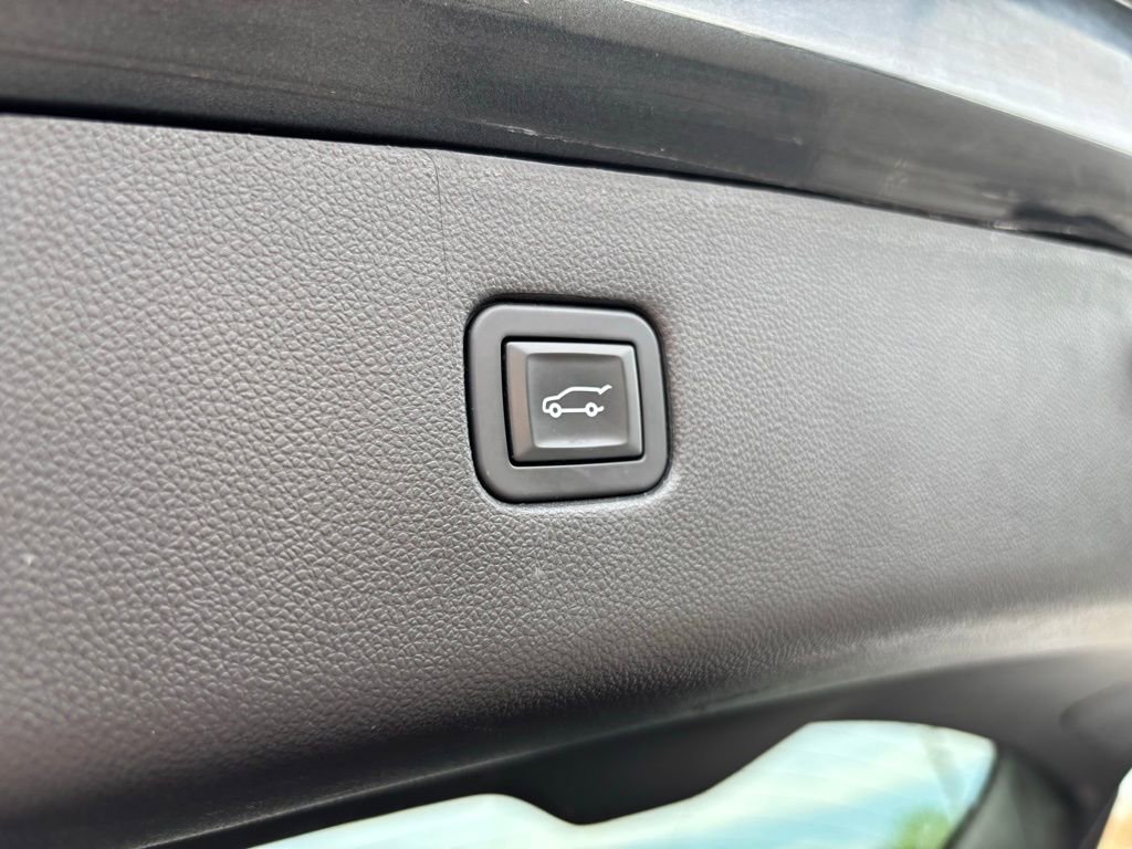 Used 2019 Chevrolet Blazer LT image 16