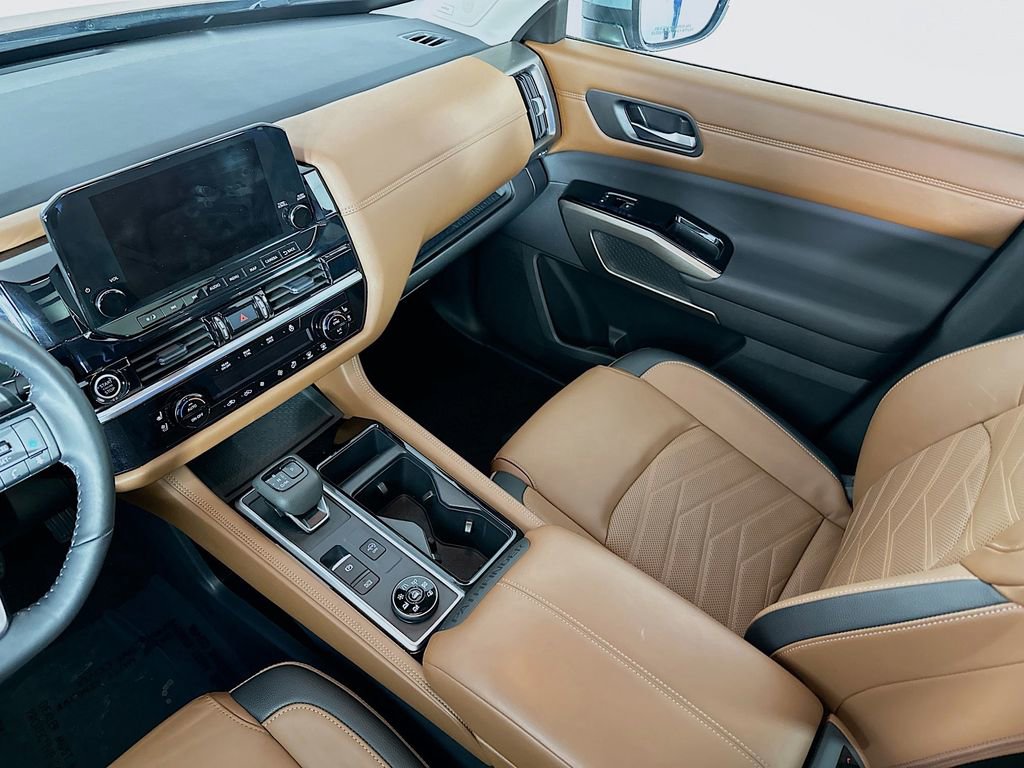 Used 2024 Nissan Pathfinder Platinum w/ Cargo Package image 33