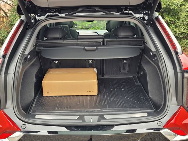 New 2026 Cadillac Optiq Luxury 2 image 9